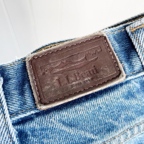 L.L. Bean Relaxed Fit Men's Jeans Size 37x32 - Picture 4 of 6